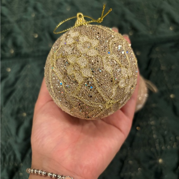 ✨🎄✨Elegant Holiday Sparkle Ornaments✨ - Picture 6 of 10